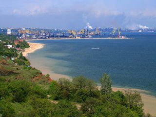 В Мариуполе загрязнение от городских стоков, порта и кораблей